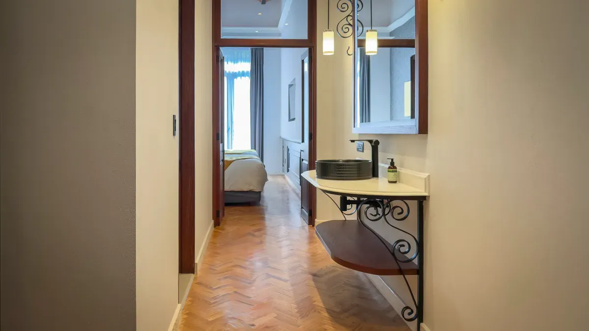 Suite King | Balcón | Vista a 5 de Mayo