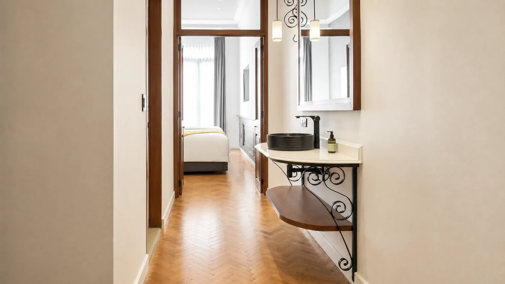 Suite King con balcón y vista a 5 de Mayo