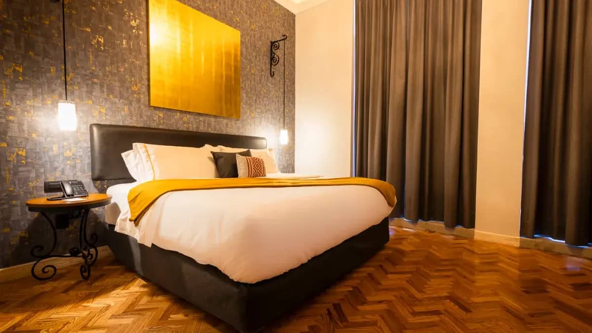 Suite King | Tina y Balcón | Vista a Filomeno Mata